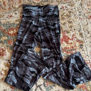 Grey/Blue/Black Camouflage Flare Leggings